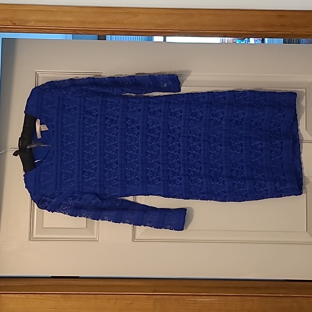 Blue lace 3/4 sleeve lined dress